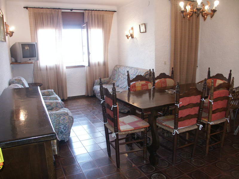 Apartment -
L´escala -
3 bedrooms -
6 persons