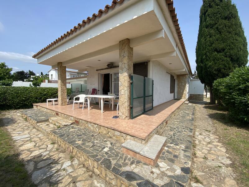 House - L´escala - 3 bedrooms - 0 persons