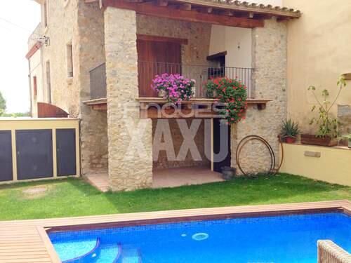 House -
                              Montiro -
                              4 bedrooms -
                              0 persons