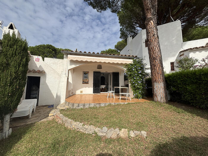 House - L´escala - 2 bedrooms - 0 persons